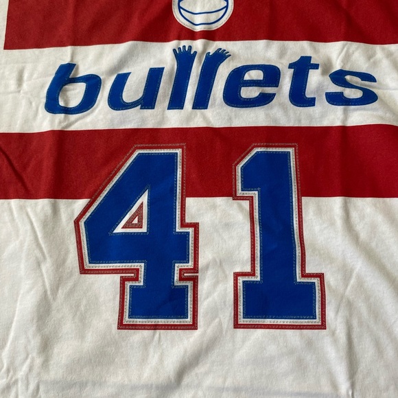 NBA Washington Bullets Mitchell and Ness Unseld Tee - Picture 3 of 5